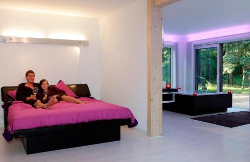 Groot Eisterle Haus | Nooz - Something Different?