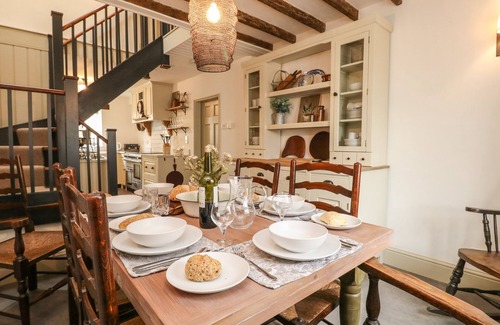 Maiden Newton Hütte | Norden House