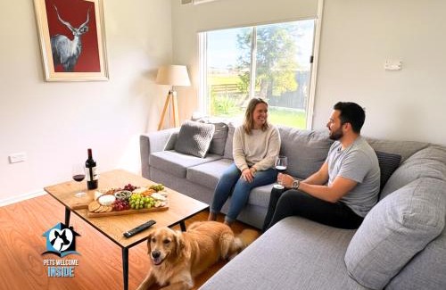 Port Elliot Haus | Nordic Retro Beach House at Port Elliot