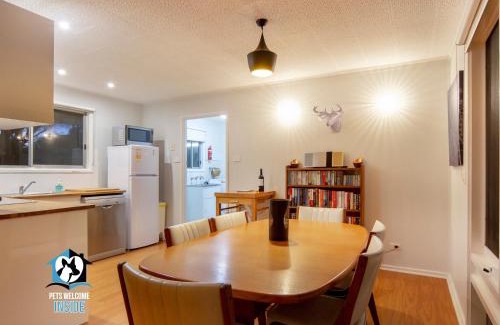 Port Elliot Haus | Nordic Retro Beach House at Port Elliot