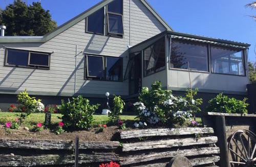 Te Kopuru Bed & Breakfast | Norfolk Gardens Bed and Breakfast