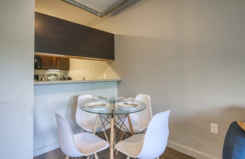 Ann Arbor Wohnung | North Campus 1B1B | Free Parking