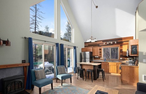 Columbia Falls Kabine | Sunny Cottage in der Nähe des Glacier National Park und der North Fork des Flathead River