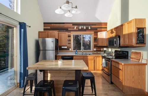 Columbia Falls Kabine | Sunny Cottage in der Nähe des Glacier National Park und der North Fork des Flathead River