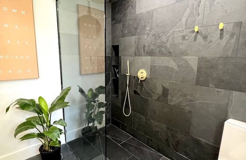 Riverhead Sonstige | North Fork Wine Country Retreat