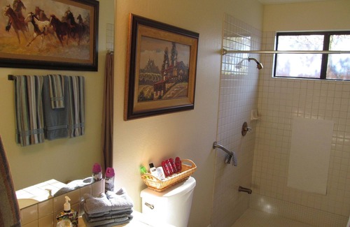 North Scottsdale Haus | North Scottsdale 1 Schlafzimmer Stand Alone Guest House mit Garage.