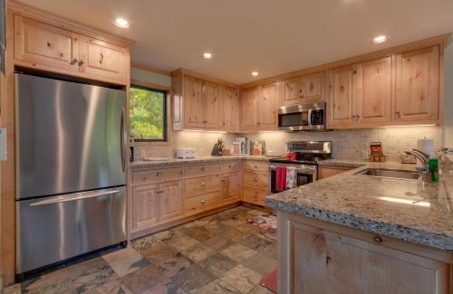 Lake Forest Haus | North Shore Lakeside Condo #8 by Tahoe Getaways - Updated 3 Story Condo Near Palisades Resort w HOA!