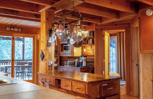 French River Haus | North Shore Timber Home ~ Minuten in die Stadt ~ 5 Morgen Privatsphäre!