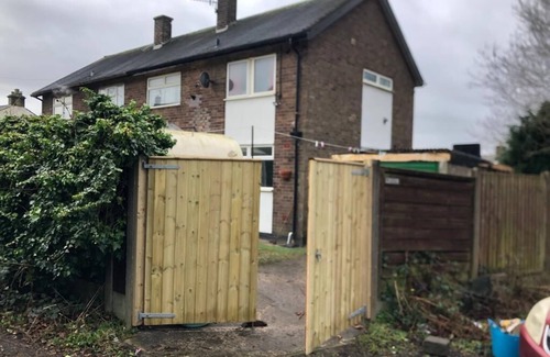 Hadfield Haus | Northern Home Stay Between the High Peak & Manchester