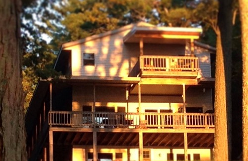 Twin Lake Haus | Northern Woods, raffinierter rustikaler Charme, mit allen Annehmlichkeiten eines modernen Hauses.