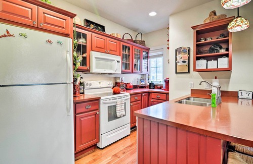 Charlevoix Haus | NEU! Downtown Home w / Yard 0. 4 Mi zum Michigansee