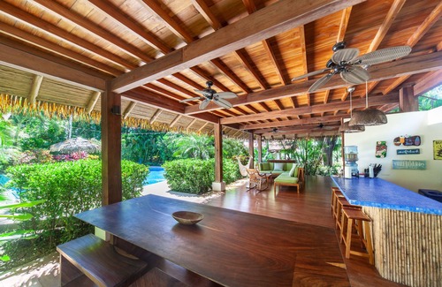 Playa Guiones Haus | Nosara Beach Compound mit Pool - 2 Minuten zu Fuß zum Strand von Guiones!