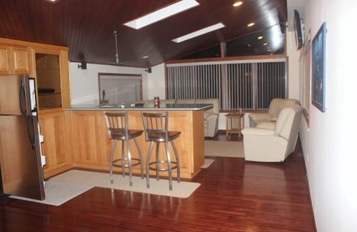 Spring Lake Hütte | Große schöne Ferienhaus direkt am Spring Lake entfernt