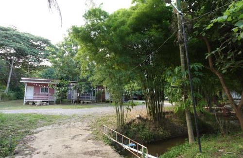 Muak Lek Haus | NP โฮมสเตย์ นอนเต็นท์ติดแอร์
