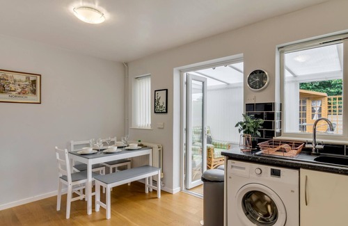 Norwich Haus | "Nursery Rest" is ideal holiday home for a quick weekend getaway or a week-long vacation in Norwich