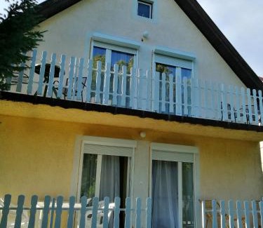 Vonyarcvashegy Wohnung | Nyírfa Apartman