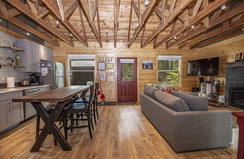 Tahoma Haus | O'Briens Höhle: Gem����������������tliche, komfortable und komplett aktualisierte Kabine an der Westk����ste