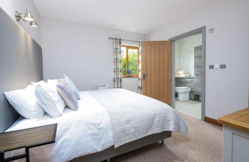 Frampton Haus | Oak Cottage