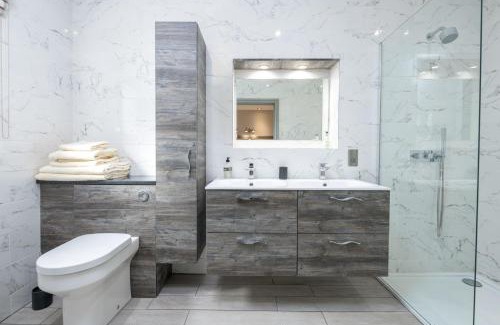 Frampton Haus | Oak Cottage