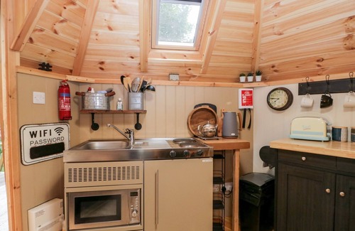 Haverthwaite Hütte | OAK, pet friendly, character holiday cottage in Ulverston