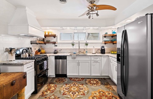 Ashtabula Haus | Oakwood Beach - Lake Front - Geneva-On-The-Lake