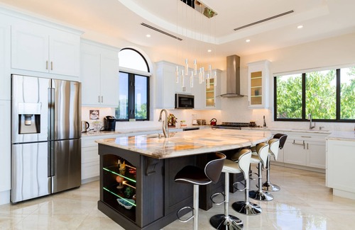 Seven Mile Beach Villa | Oasis 7 - A stunning beachfront villa by CAYMAN VILLAS