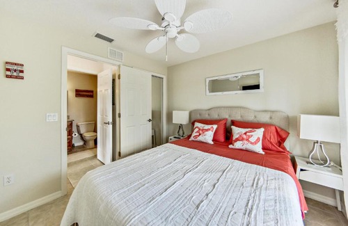 Marineland Acres Haus | Oasis by the Sea Beach Front Community - Luxurious Pool Spa Home with Waterfall - Sleeps 10 - Come