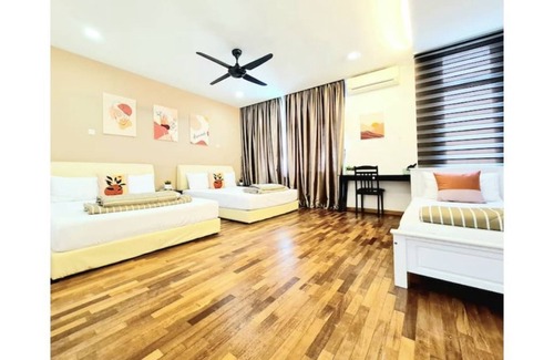 Tanjung Bungah Haus | Ocean 13 海洋拾叁 Shamrock Beach BigGroup 4 bedroom