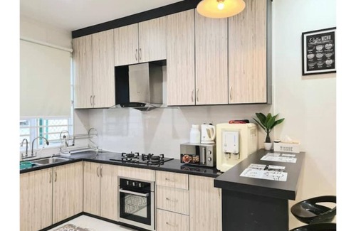 Tanjung Bungah Haus | Ocean 25 海洋贰拾伍 Shamrock Beach BigGroup 5 bedroom