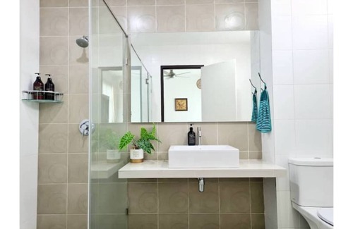 Tanjung Bungah Haus | Ocean 25 海洋贰拾伍 Shamrock Beach BigGroup 5 bedroom