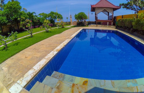 Buleleng Villa | Villa am Strand mit Pool, kostenlosem Frühstück und Personal. Buchen Sie 7 Tage, erhalten Sie 10% Rabatt