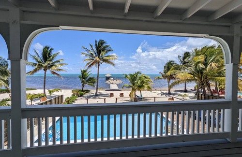 San Pedro Haus | Ocean Front Home with pier.