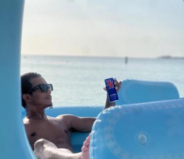 Seven Mile Beach Sonstige | Ocean cabana inflatable 90 minutes rental