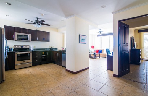 Barrio Los Villalobos Eigentumswohnung | Ocean front and just steps from the pools and ocean!