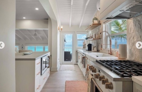 Westwind Haus | Ocean front beach house.