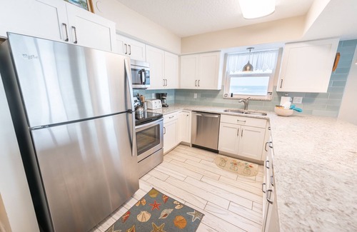 Satellite Beach Eigentumswohnung | Ocean Front Complex - Wunderschöner Panoramablick auf das Meer!