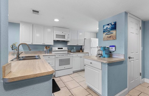 Point East Eigentumswohnung | 🏖️Ocean Front with Great Views | Awesome Amenities | Point East 320🏖️