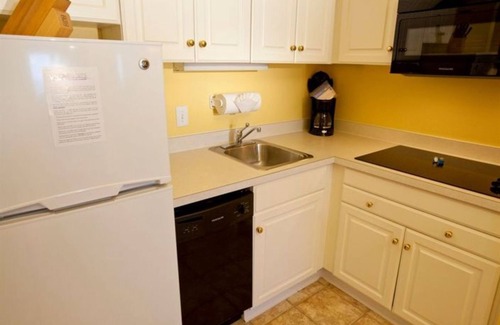 Northeast Virginia Beach Resort | Ocean Sands Resort mit einem schönen Balkon am Meer