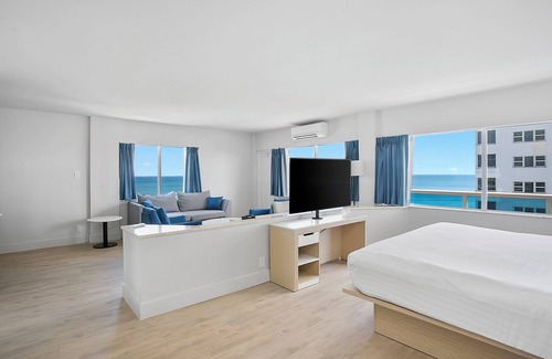 Galt Mile Hotel | Ocean Sky Hotel and Resort