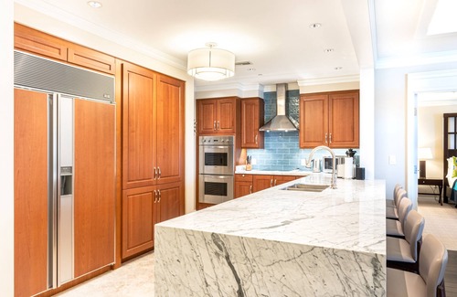 Seven Mile Beach Eigentumswohnung | Ocean View 3-bedroom Residence located at The Ritz-Carlton, Grand Cayman