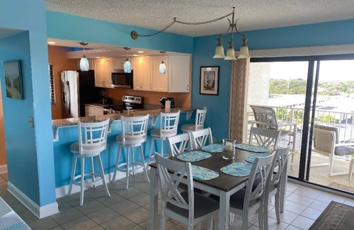 Cocoa Beach Eigentumswohnung | SANDCASTLES 5. Stock - 2 Balkone, voll ausgestattet