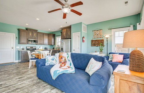 Emerald Isle Wohnung | Ocean-View Apt in Emerald Isle - Walk to Beaches!