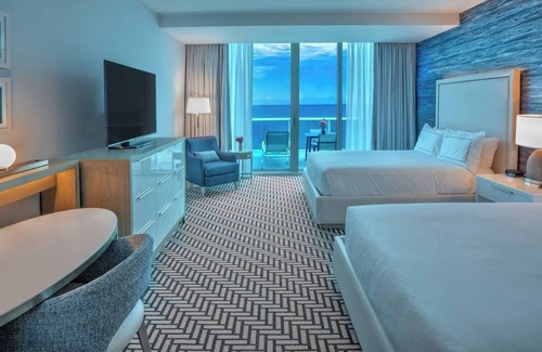 Central Beach Hotel | Ocean View Balcony Room with Modern Coastal Charm near Las Olas Marina