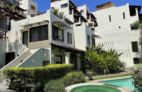 Coco Sunset Hills Eigentumswohnung | Ocean View Condo with Private Roof Top Patio