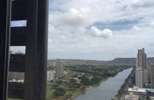Waikiki Eigentumswohnung | Ocean view Cozy studio condo with gym, AC and kitchenette in Waikiki
