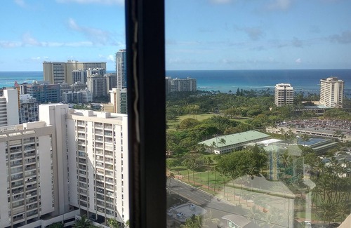 Waikiki Eigentumswohnung | Ocean view Cozy studio condo with gym, AC and kitchenette in Waikiki