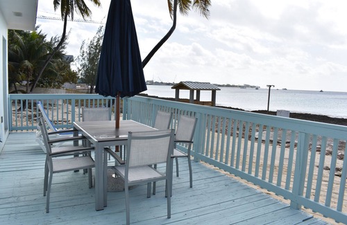 Seven Mile Beach Wohnung | Ocean View Deluxe Studio with Private Deck