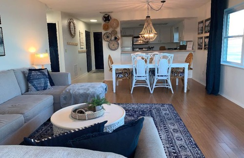 Breakers Eigentumswohnung | Ocean View from Every Room at Breakers Beachside Bungalow! 2 bed/2 bath