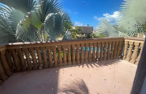 East End Haus | Ocean view from every room ,quiet neighborhood family friendly.Bluff view