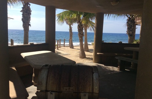 East End Haus | Ocean view from every room ,quiet neighborhood family friendly.Bluff view